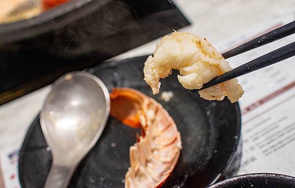 【桃園美食】嗑肉石鍋-什麼!?和牛龍蝦火鍋只要599元就能吃到!CP值爆高的火鍋店 【桃園美食】嗑肉石鍋-什麼!?和牛龍蝦火鍋只要599元就能吃到!CP值爆高的火鍋店