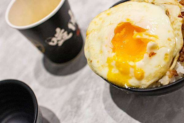 【桃園美食】嗑肉石鍋-什麼!?和牛龍蝦火鍋只要599元就能吃到!CP值爆高的火鍋店 【桃園美食】嗑肉石鍋-什麼!?和牛龍蝦火鍋只要599元就能吃到!CP值爆高的火鍋店