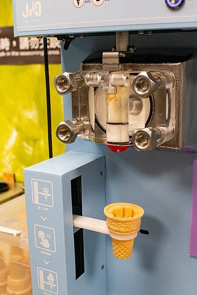 【桃園美食】嗑肉石鍋-什麼!?和牛龍蝦火鍋只要599元就能吃到!CP值爆高的火鍋店 【桃園美食】嗑肉石鍋-什麼!?和牛龍蝦火鍋只要599元就能吃到!CP值爆高的火鍋店