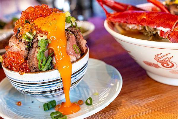 【桃園美食】織田信長-史上最浮誇！新鮮活波士頓龍蝦拉麵與松露海鮮粥！