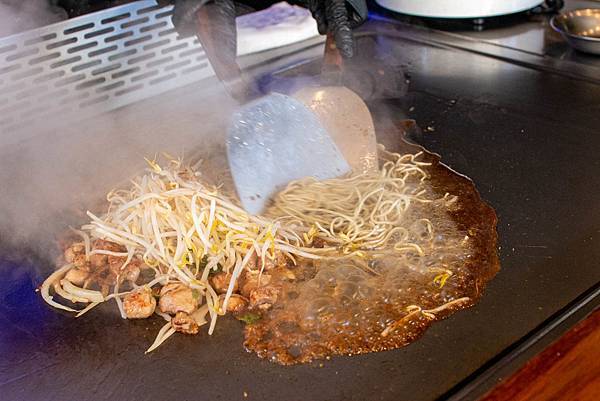 【桃園美食】織田信長-史上最浮誇！新鮮活波士頓龍蝦拉麵與松露海鮮粥！