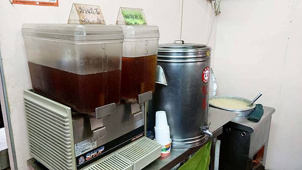 【台北美食】牛王子牛排攤-CP值爆高！只要１４０元就能吃到美味的原肉牛排