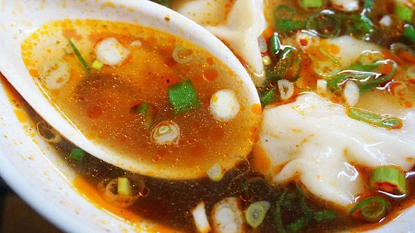 【台北美食】小四川手工水餃麵食館-便宜又美味，附近上班族都喜愛的美食小吃店