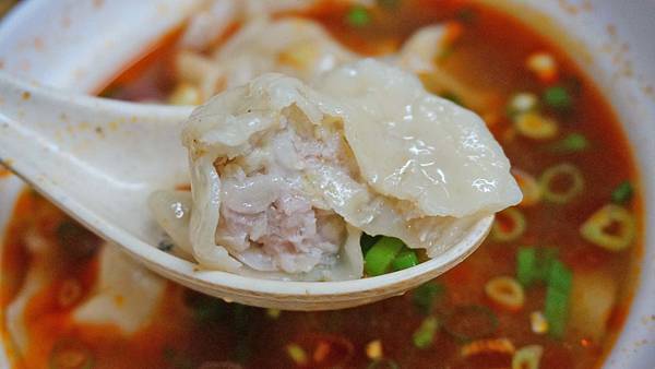 【台北美食】小四川手工水餃麵食館-便宜又美味，附近上班族都喜愛的美食小吃店