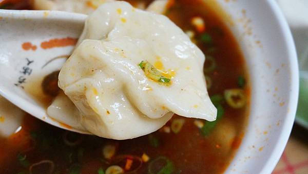 【台北美食】小四川手工水餃麵食館-便宜又美味，附近上班族都喜愛的美食小吃店