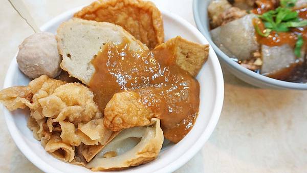 【台北美食】賽門甜不辣-西門町裡超過60年老字號的美食小吃店 【台北美食】賽門甜不辣-西門町裡超過60年老字號的美食小吃店