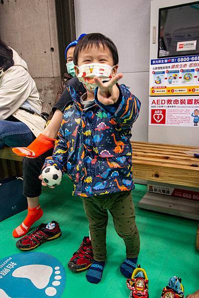 【台中景點】Air-Gene空氣基因-小孩放電最佳選擇！一玩停不下來的彈跳床育樂中心，還有攀岩、彈跳籃球、彈跳躲避球、冬令營等多項活動