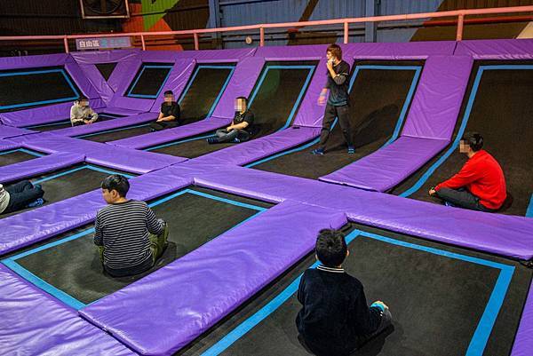 【台中景點】Air-Gene空氣基因-小孩放電最佳選擇！一玩停不下來的彈跳床育樂中心，還有攀岩、彈跳籃球、彈跳躲避球、冬令營等多項活動