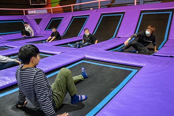 【台中景點】Air-Gene空氣基因-小孩放電最佳選擇！一玩停不下來的彈跳床育樂中心，還有攀岩、彈跳籃球、彈跳躲避球、冬令營等多項活動