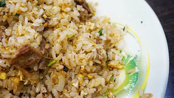 【台北美食】阿韋炒羊肉-隱藏在巷弄裡大家都推薦的美味炒飯店