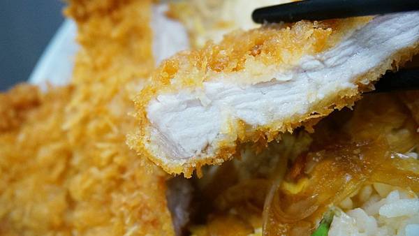 【台北美食】小珍園拉麵-附近上班族中午用餐時間會來品嚐的美味小吃店