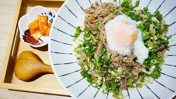 【林口美食】主丼飯食.烏龍麵-只要99元就能吃到美味的牛肉丼飯，還有小菜、湯、飲料，ＣＰ值超高！