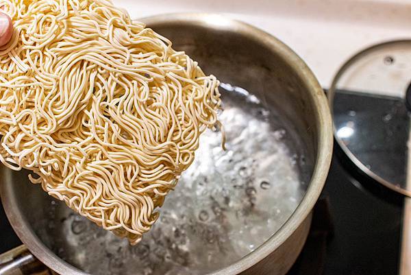 【宅配乾拌麵】阿瑪乾麵-名店級的水準！比外面店家還要好吃的乾拌麵，素食者也可以吃哦！