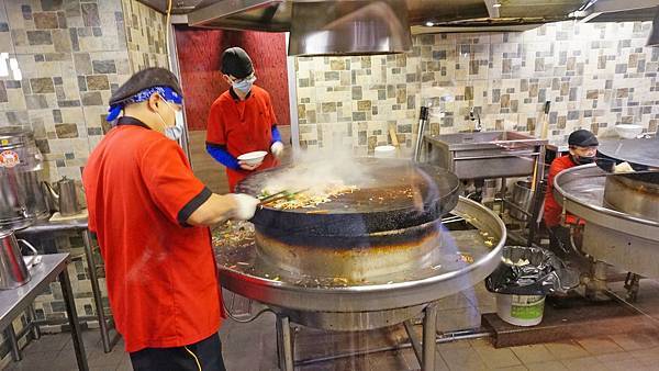 【台北美食】大戈壁蒙古烤肉-不分平假日時段，蒙古烤肉、火鍋299元無限量吃到飽