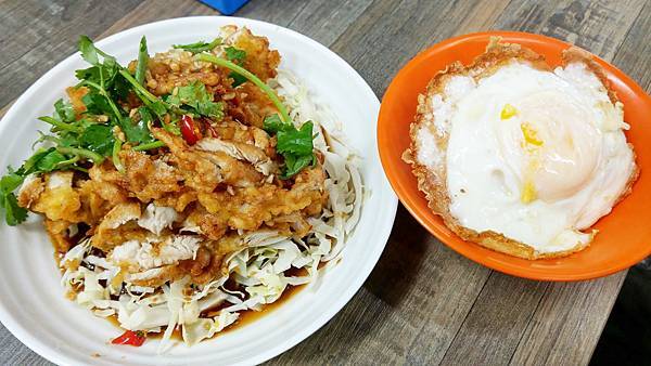 【三重美食】大眼妹泰式小吃-只要80元就能吃到超大份量的泰式料理，CP值爆高！