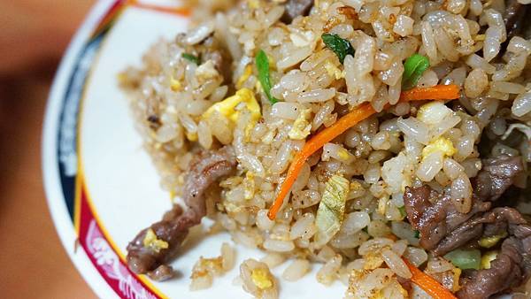 【台北美食】長頸鹿美食坊-隱藏在熱鬧商圈裡不起眼巷弄的爆推美食小吃店