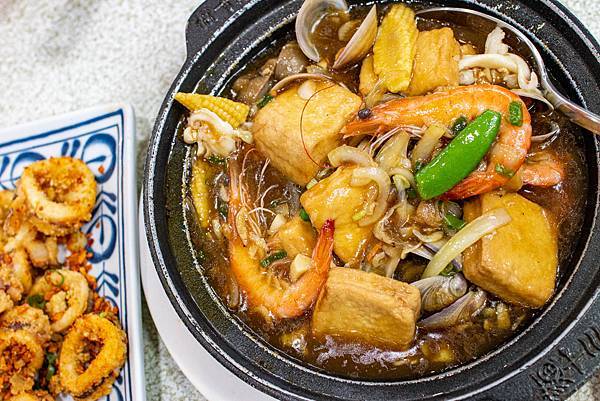 【新北萬里美食】望海亭海鮮餐廳-野柳必吃美食！Google評價4.4顆星，網路評價爆高的美味海鮮餐廳