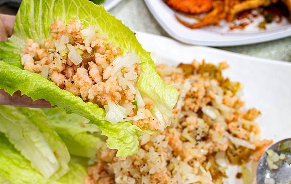 【新北萬里美食】望海亭海鮮餐廳-野柳必吃美食！Google評價4.4顆星，網路評價爆高的美味海鮮餐廳