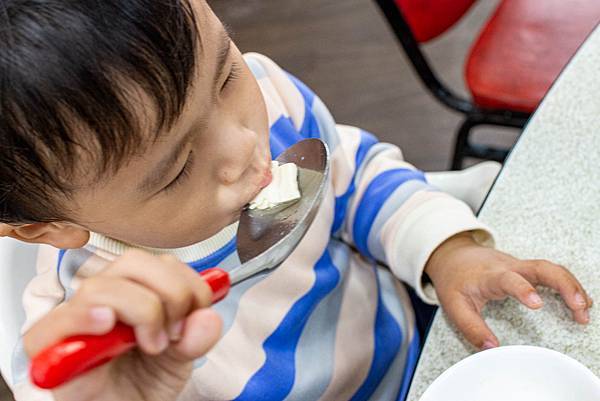 【新北萬里美食】望海亭海鮮餐廳-野柳必吃美食！Google評價4.4顆星，網路評價爆高的美味海鮮餐廳