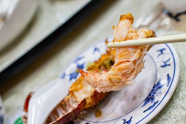 【新北萬里美食】望海亭海鮮餐廳-野柳必吃美食！Google評價4.4顆星，網路評價爆高的美味海鮮餐廳