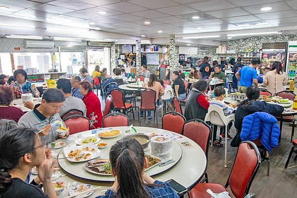 【新北萬里美食】望海亭海鮮餐廳-野柳必吃美食！Google評價4.4顆星，網路評價爆高的美味海鮮餐廳