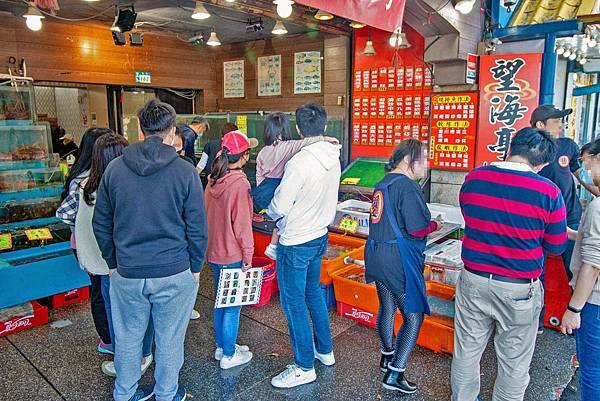 【新北萬里美食】望海亭海鮮餐廳-野柳必吃美食！Google評價4.4顆星，網路評價爆高的美味海鮮餐廳