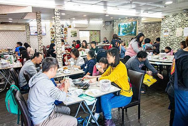 【新北萬里美食】望海亭海鮮餐廳-野柳必吃美食！Google評價4.4顆星，網路評價爆高的美味海鮮餐廳