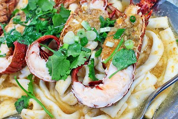 【新北萬里美食】望海亭海鮮餐廳-野柳必吃美食！Google評價4.4顆星，網路評價爆高的美味海鮮餐廳