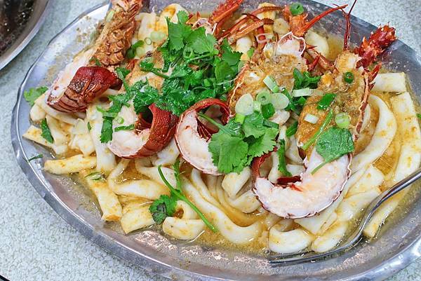 【新北萬里美食】望海亭海鮮餐廳-野柳必吃美食！Google評價4.4顆星，網路評價爆高的美味海鮮餐廳