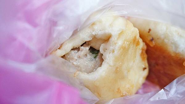 【基隆美食】遠東賴家水煎包-1顆只要10元的超人氣排隊水煎包店