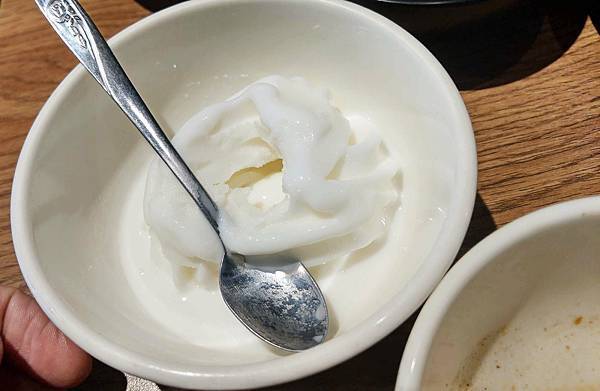 【台北美食】肉多多火鍋古亭旗艦店-最低不到400元蔬菜、副餐、冰淇淋無限量吃到飽！壽星送肉蛋糕！