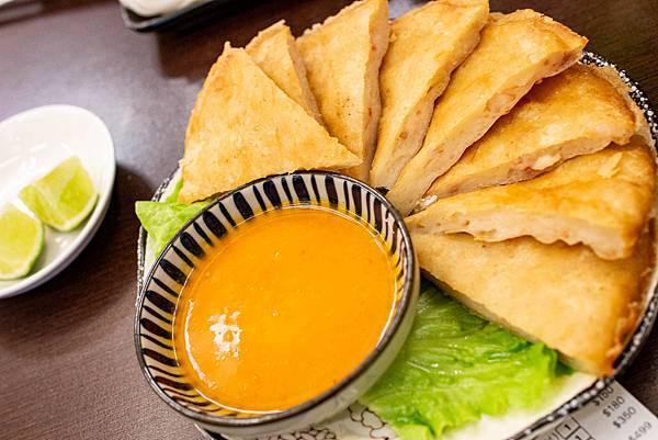 【台中美食】越好吃越南料理大里店-平日中午用餐時間也坐滿滿的越式巨無霸火鍋料理