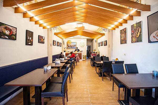 【台中美食】越好吃越南料理大里店-平日中午用餐時間也坐滿滿的越式巨無霸火鍋料理