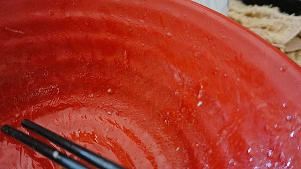 【基隆美食】三角窗麵擔-沒有明顯招牌卻有大批排隊人潮的古早味小吃店