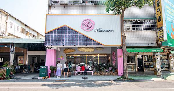 【台中美食】咾鍋風味鍋物-網美神級火鍋店,可愛的小熊火鍋,多樣變化的炙燒料理服務及化妝品甜點! 【台中美食】咾鍋風味鍋物-網美神級火鍋店,可愛的小熊火鍋,多樣變化的炙燒料理服務及化妝品甜點!