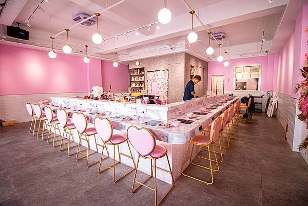 【台中美食】咾鍋風味鍋物-網美神級火鍋店,可愛的小熊火鍋,多樣變化的炙燒料理服務及化妝品甜點! 【台中美食】咾鍋風味鍋物-網美神級火鍋店,可愛的小熊火鍋,多樣變化的炙燒料理服務及化妝品甜點!