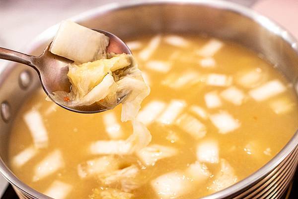 【台中美食】咾鍋風味鍋物-網美神級火鍋店,可愛的小熊火鍋,多樣變化的炙燒料理服務及化妝品甜點! 【台中美食】咾鍋風味鍋物-網美神級火鍋店,可愛的小熊火鍋,多樣變化的炙燒料理服務及化妝品甜點!