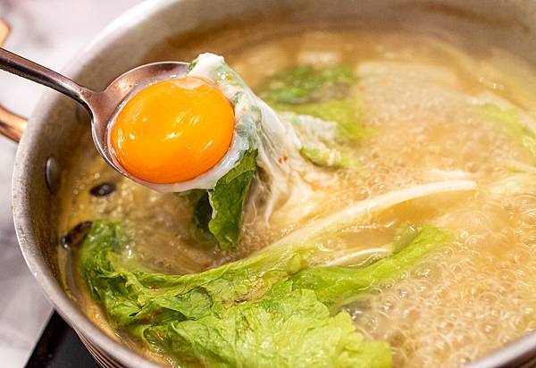 【台中美食】咾鍋風味鍋物-網美神級火鍋店,可愛的小熊火鍋,多樣變化的炙燒料理服務及化妝品甜點! 【台中美食】咾鍋風味鍋物-網美神級火鍋店,可愛的小熊火鍋,多樣變化的炙燒料理服務及化妝品甜點!