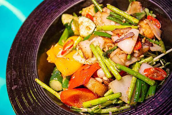 【台中夜店】MythOcean-是酒吧也是夜店，更是美味無比的餐廳！還有免費的猛男猛女鋼管秀哦！