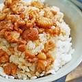 【基隆美食】金龍肉焿-１碗只要２０元的魯肉飯，超人氣排隊小吃店