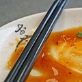 【基隆美食】金龍肉焿-１碗只要２０元的魯肉飯，超人氣排隊小吃店