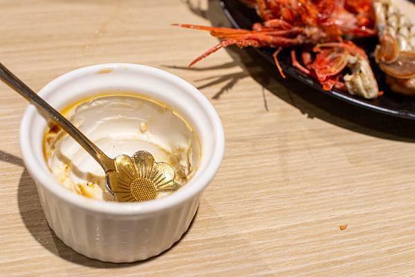 【台北美食】東雛菊風味鍋物-獨家研製！用松露與蟹黃做成濃郁、香氣四溢的松露蟹黃湯頭！