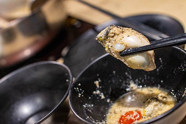 【台北美食】東雛菊風味鍋物-獨家研製！用松露與蟹黃做成濃郁、香氣四溢的松露蟹黃湯頭！