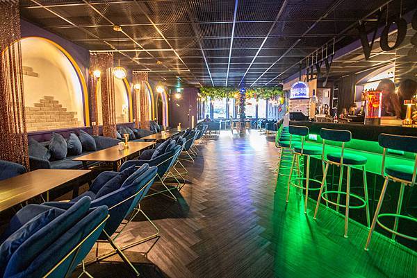 【台中美食】LuxyVogue水煙餐酒館-超越五星級飯店美味的餐廳酒吧！