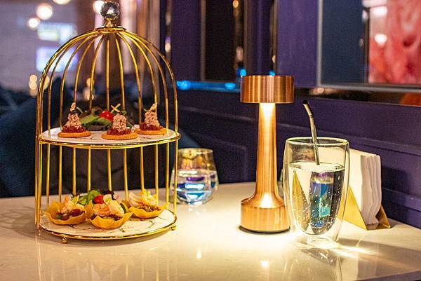 【台中美食】LuxyVogue水煙餐酒館-超越五星級飯店美味的餐廳酒吧！