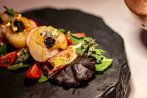 【台中美食】LuxyVogue水煙餐酒館-超越五星級飯店美味的餐廳酒吧！