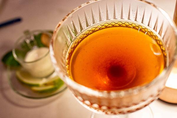 【台中美食】LuxyVogue水煙餐酒館-超越五星級飯店美味的餐廳酒吧！