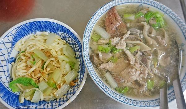 【基隆美食】乾麵綜合湯-沒有店名沒有招牌,路過不會發現的小吃店 【基隆美食】乾麵綜合湯-沒有店名沒有招牌,路過不會發現的小吃店