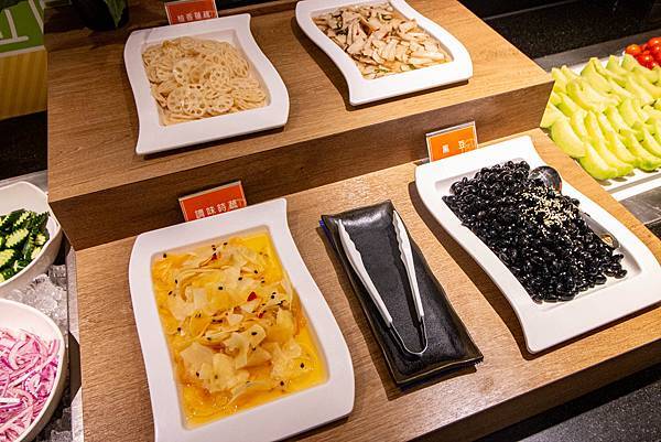 【新莊美食】小鮮鍋新莊店-最低不到370元！超過100種不同食材火鍋吃到飽