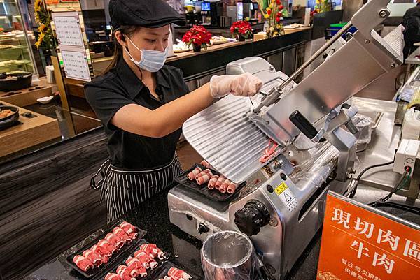 【新莊美食】小鮮鍋新莊店-最低不到370元！超過100種不同食材火鍋吃到飽